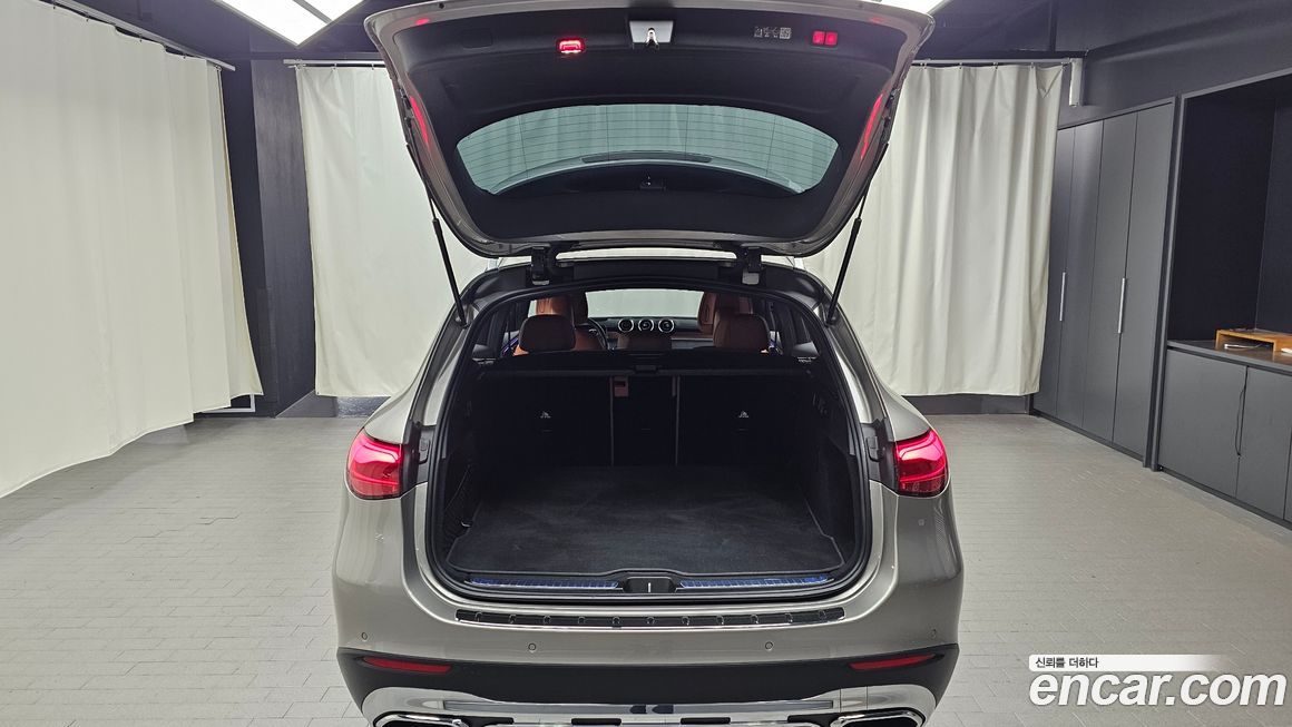 Mercedes-Benz GLC-Class 2024