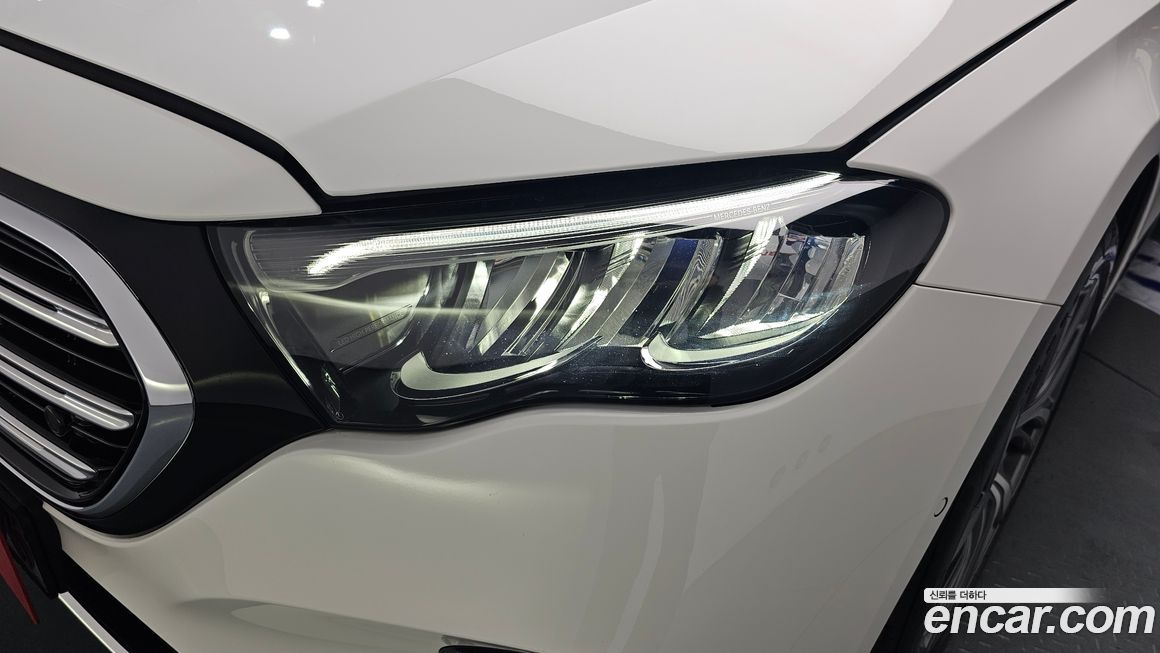 Mercedes-Benz E-Class 2024