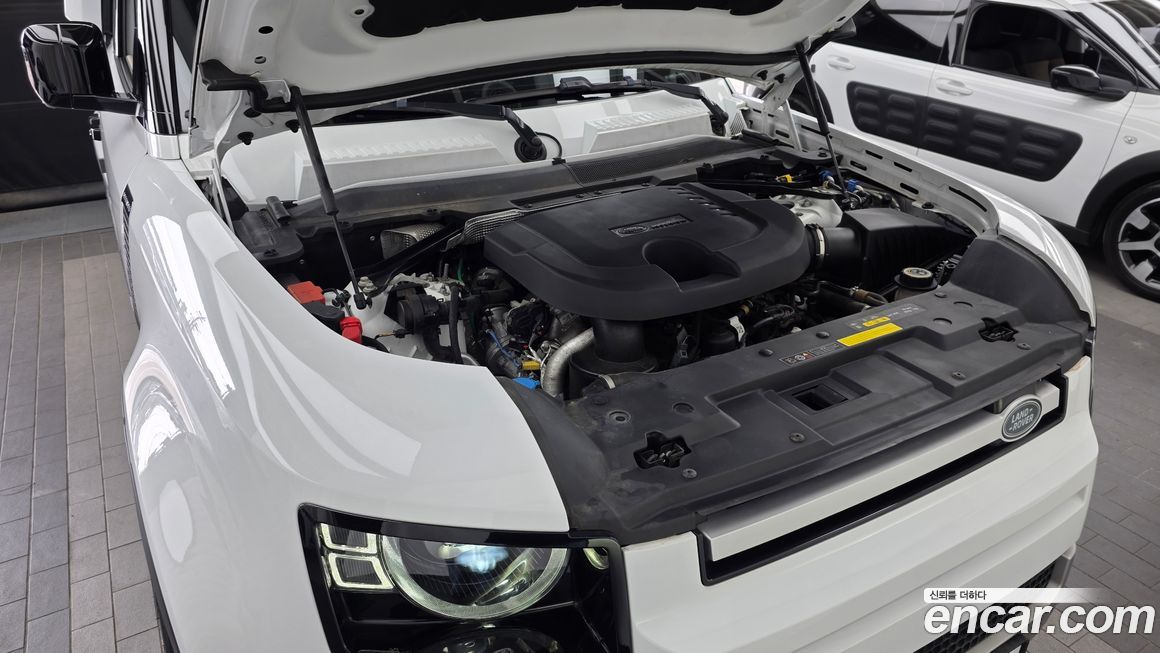 Land Rover Defender 2022