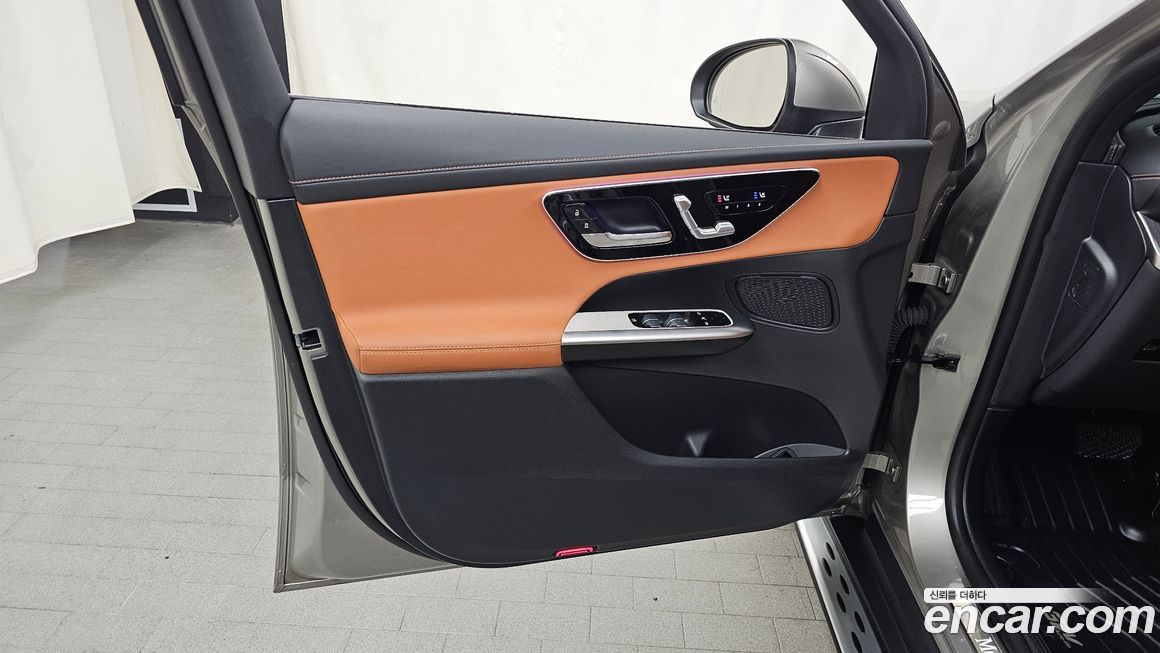 Mercedes-Benz GLC-Class 2024