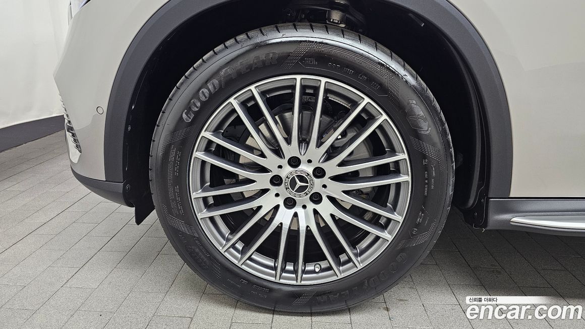 Mercedes-Benz GLC-Class 2024