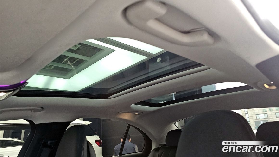 Mercedes-Benz E-Class 2024
