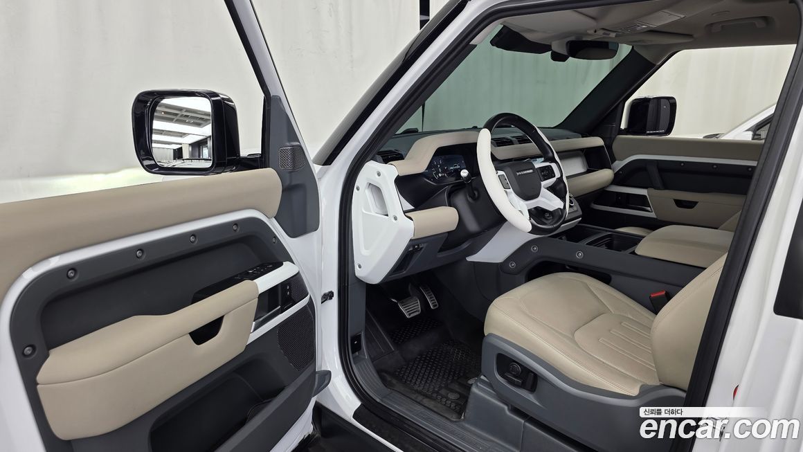 Land Rover Defender 2022