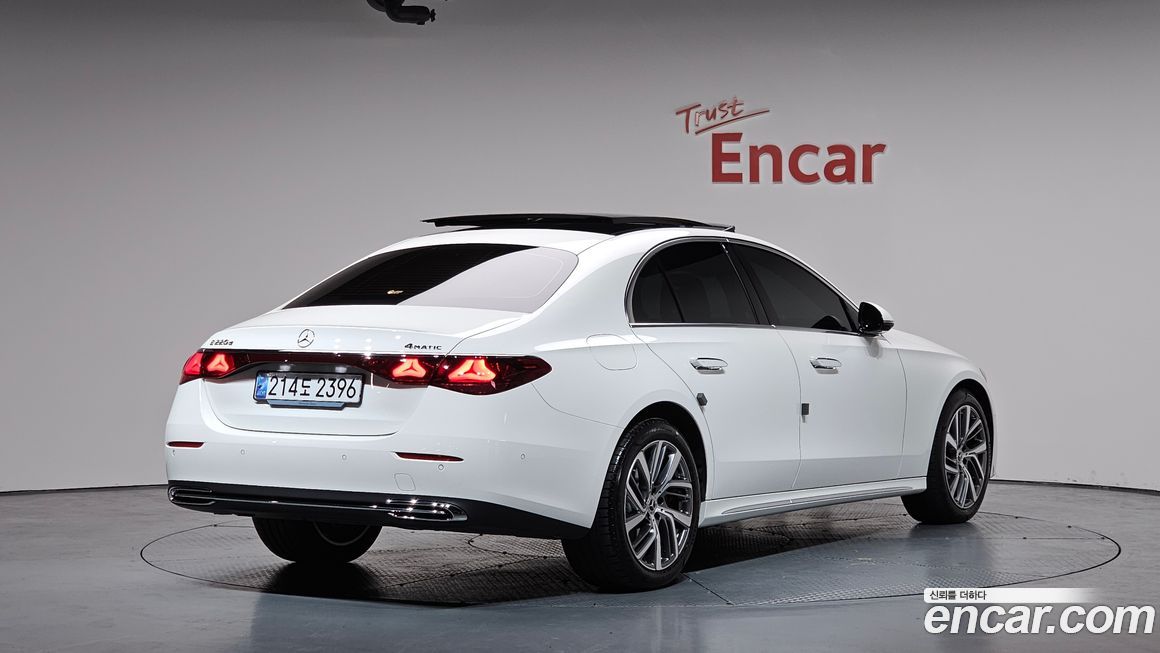 Mercedes-Benz E-Class 2024