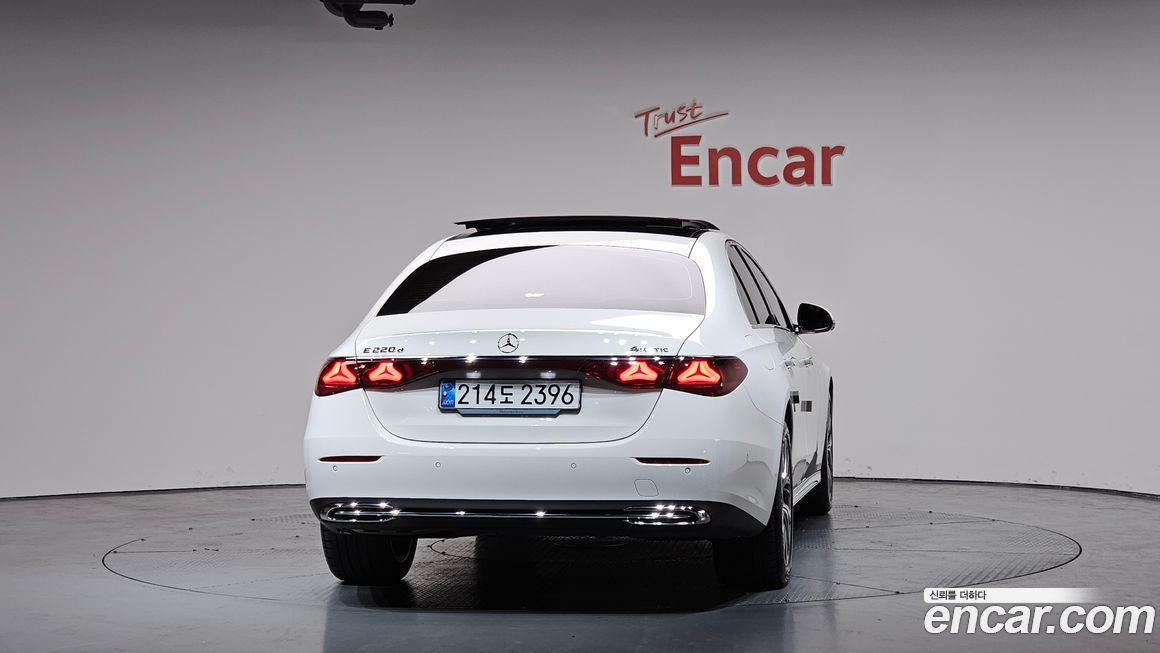 Mercedes-Benz E-Class 2024