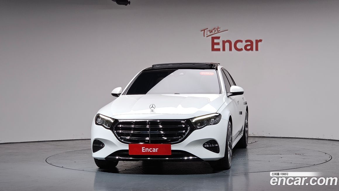 Mercedes-Benz E-Class 2024