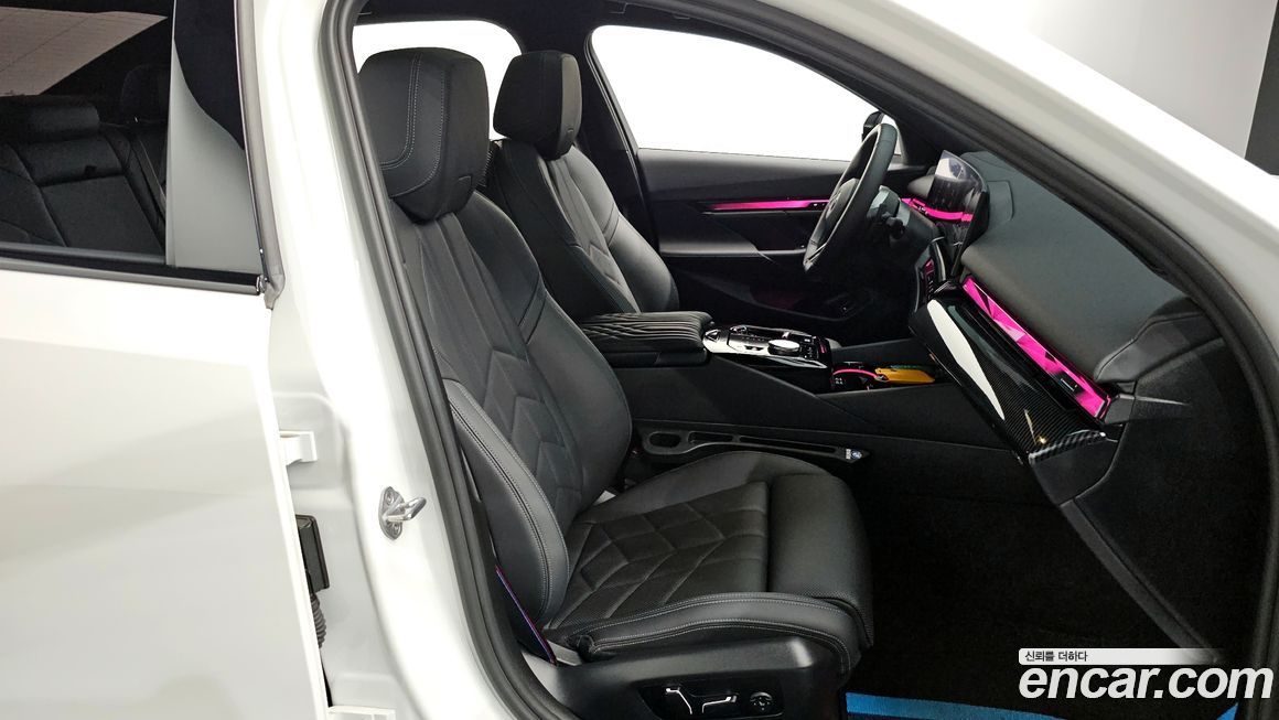 BMW 5-Series 2025