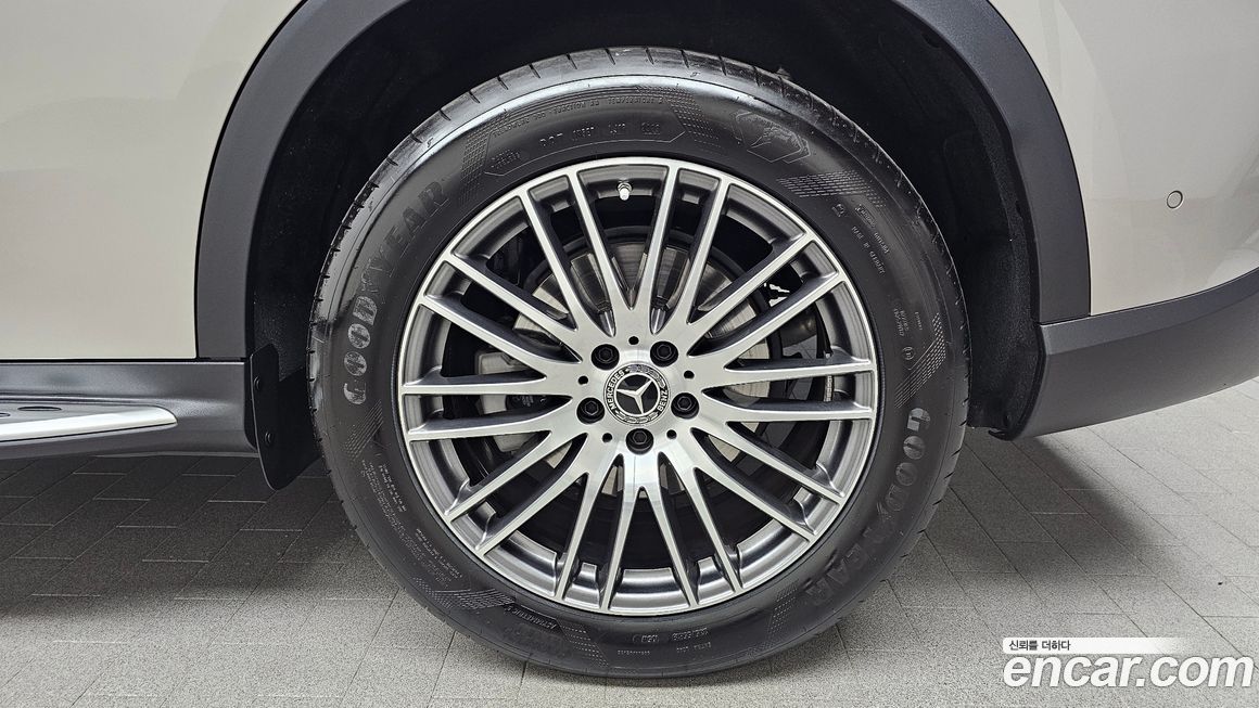 Mercedes-Benz GLC-Class 2024