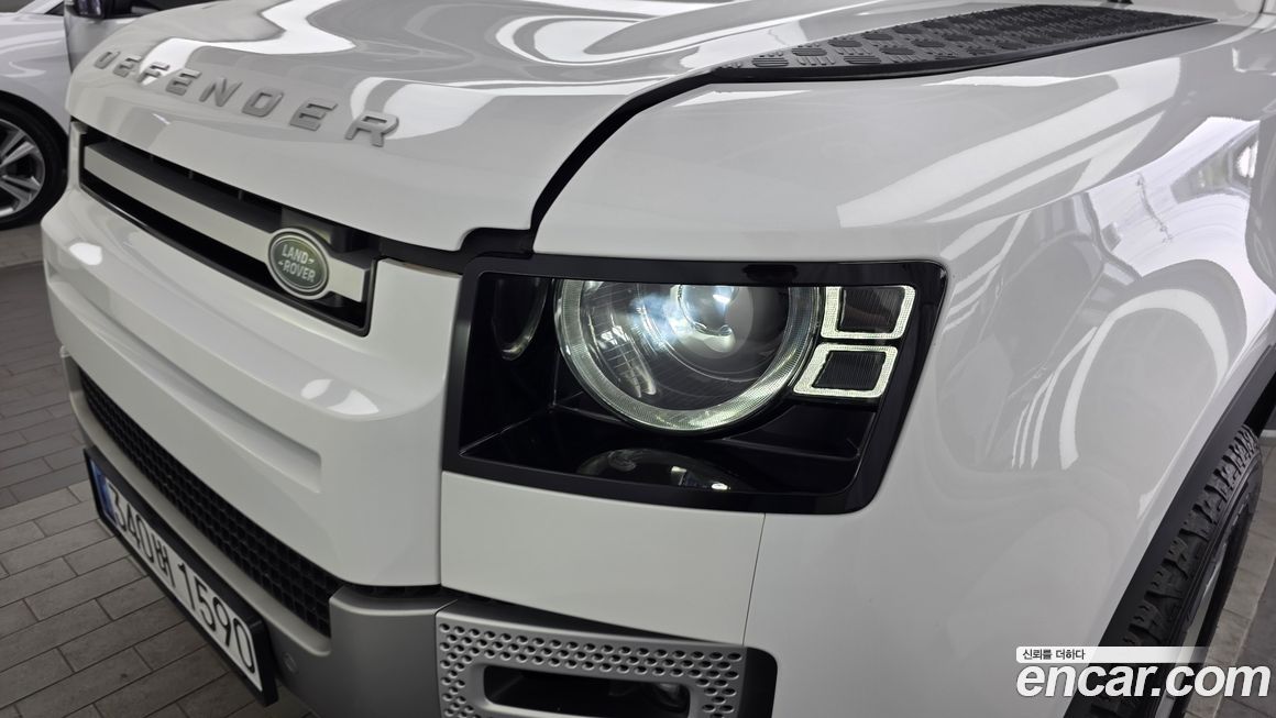Land Rover Defender 2022