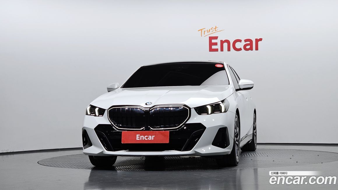 BMW 5-Series 2025