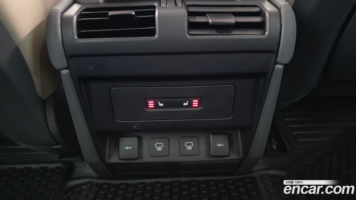 Land Rover Defender 2022