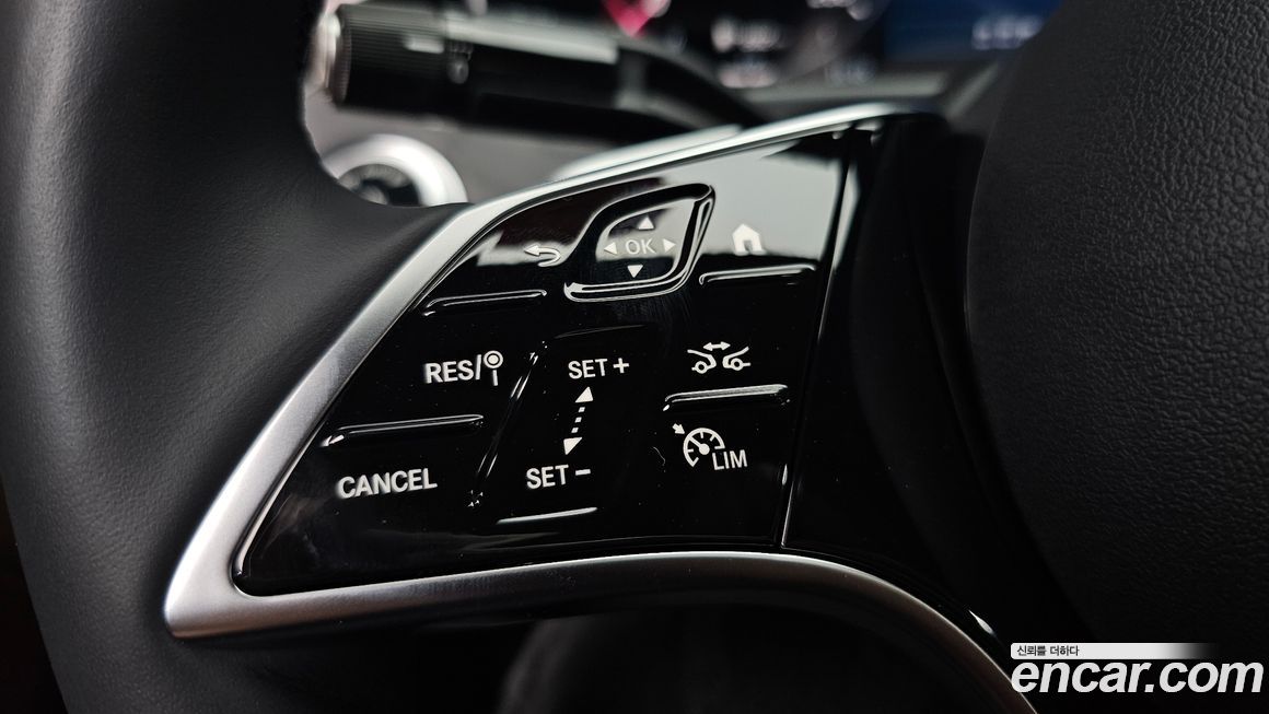 Mercedes-Benz E-Class 2024