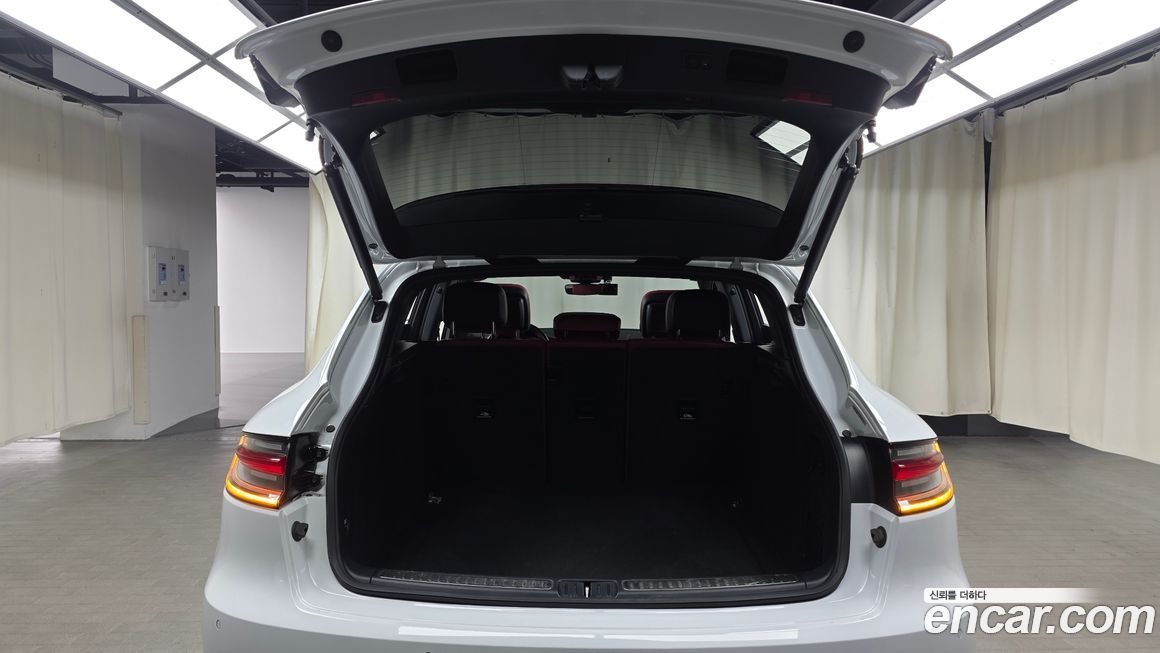Porsche Macan 2021