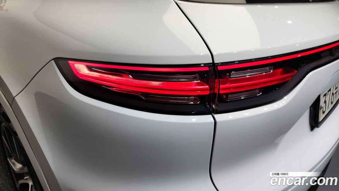 Porsche Cayenne 2021