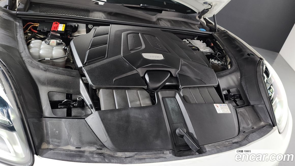 Porsche Cayenne 2021