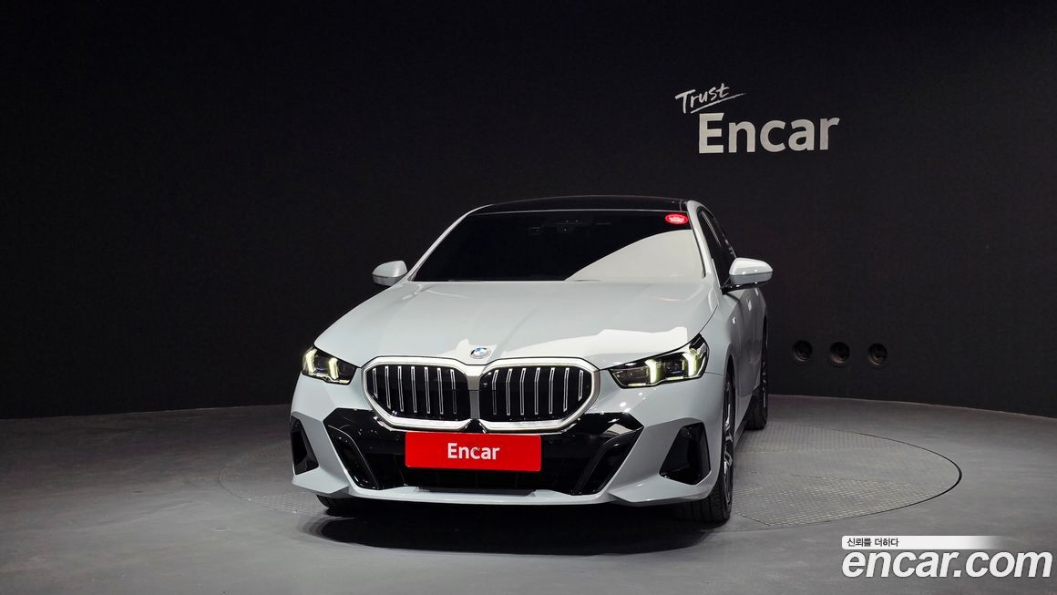 BMW 5-Series 2025
