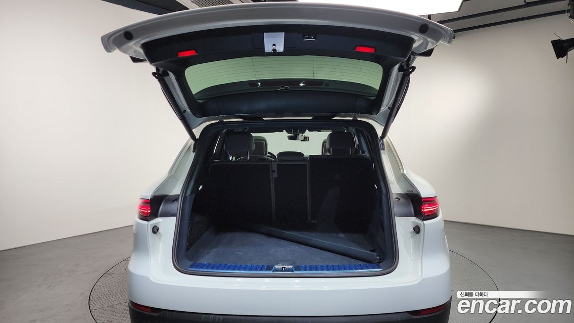 Porsche Cayenne 2021