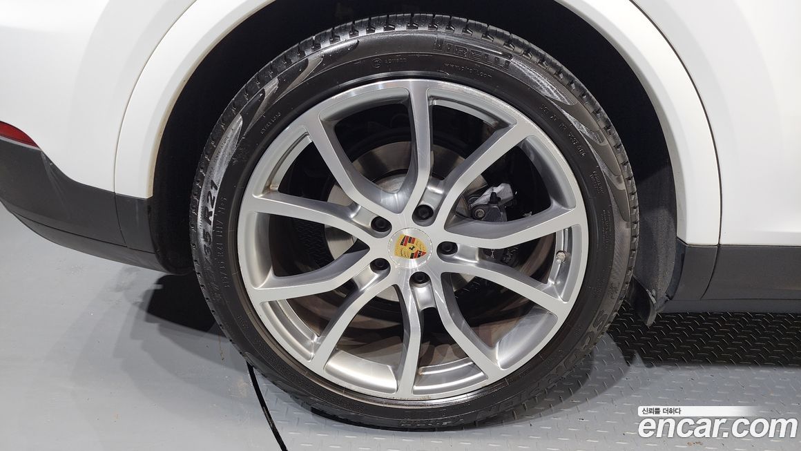 Porsche Cayenne 2021