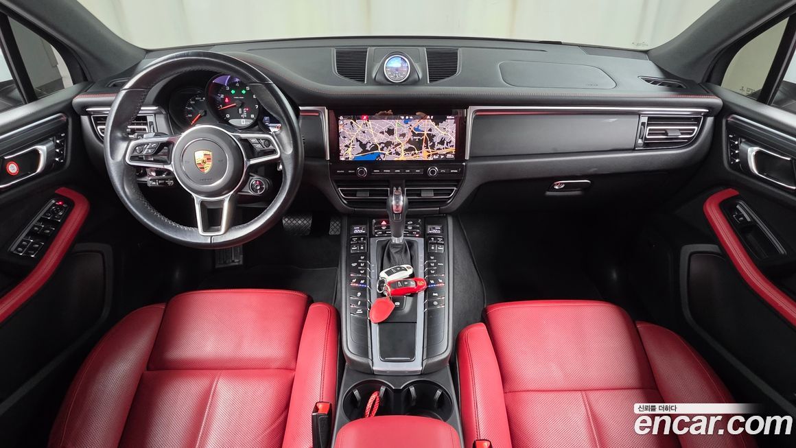 Porsche Macan 2021