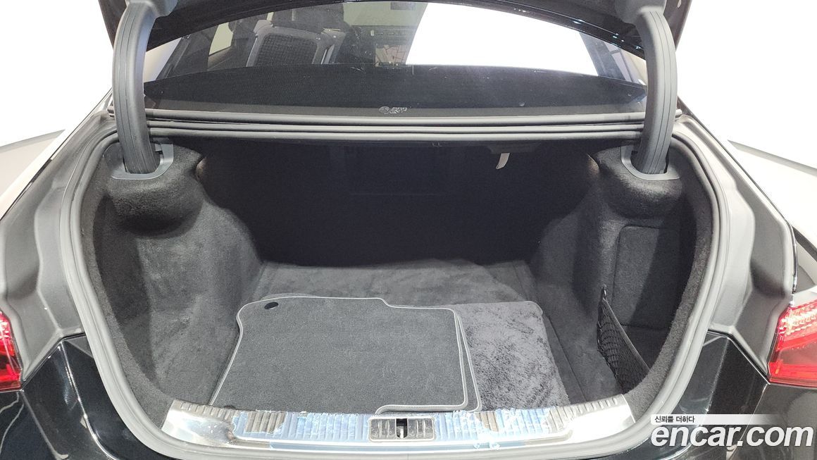 Mercedes-Benz S-Class 2021