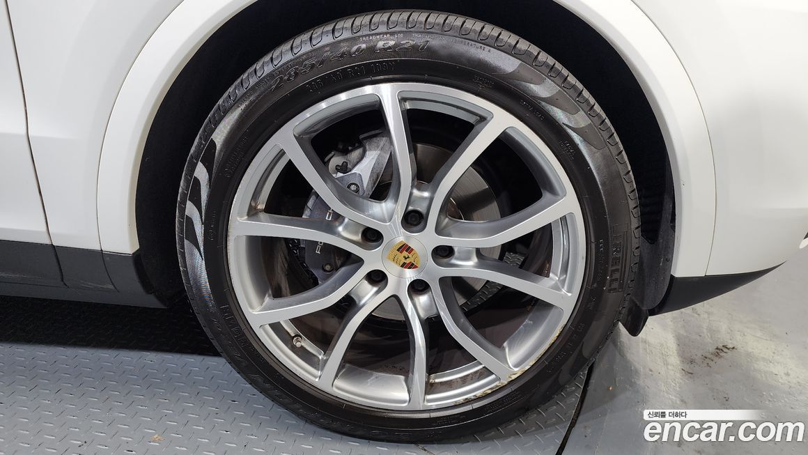 Porsche Cayenne 2021