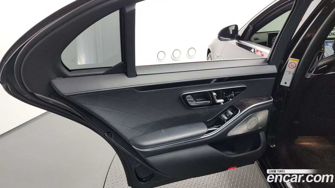 Mercedes-Benz S-Class 2021