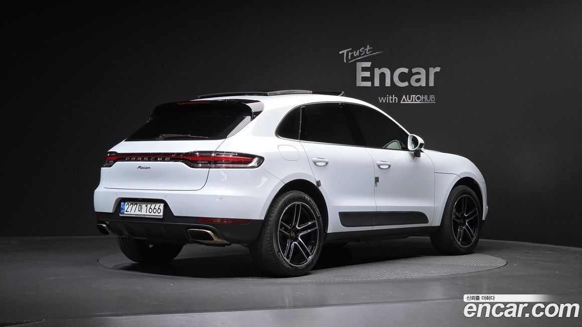 Porsche Macan 2021