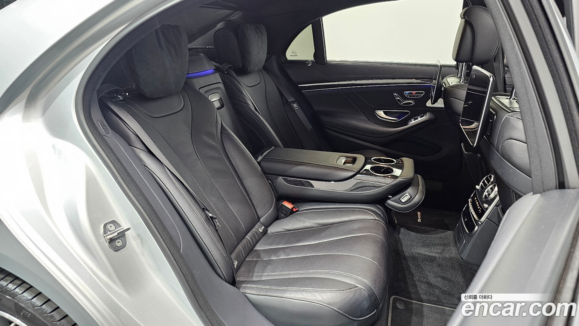 Mercedes-Benz S-Class 2020