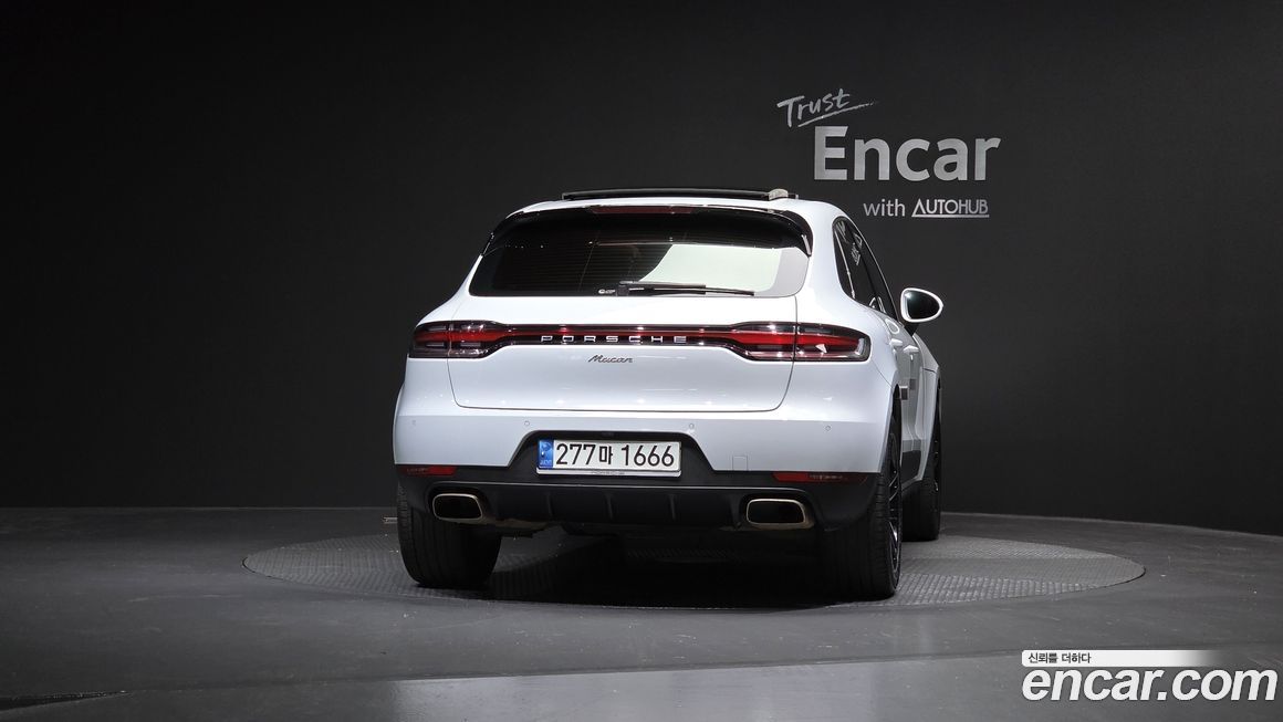 Porsche Macan 2021