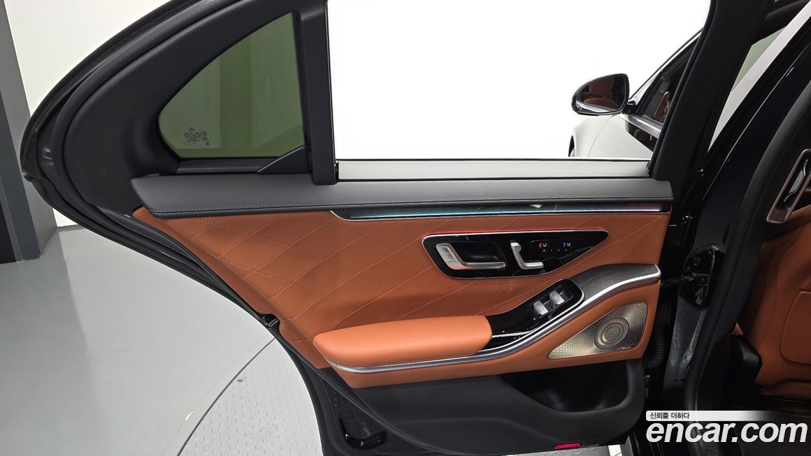 Mercedes-Benz S-Class 2023