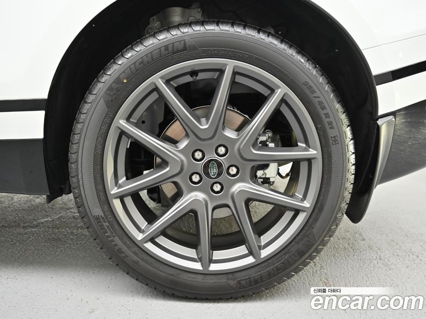 Land Rover Range Rover Velar 2025