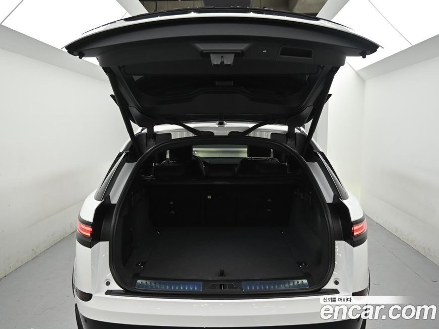 Land Rover Range Rover Velar 2025