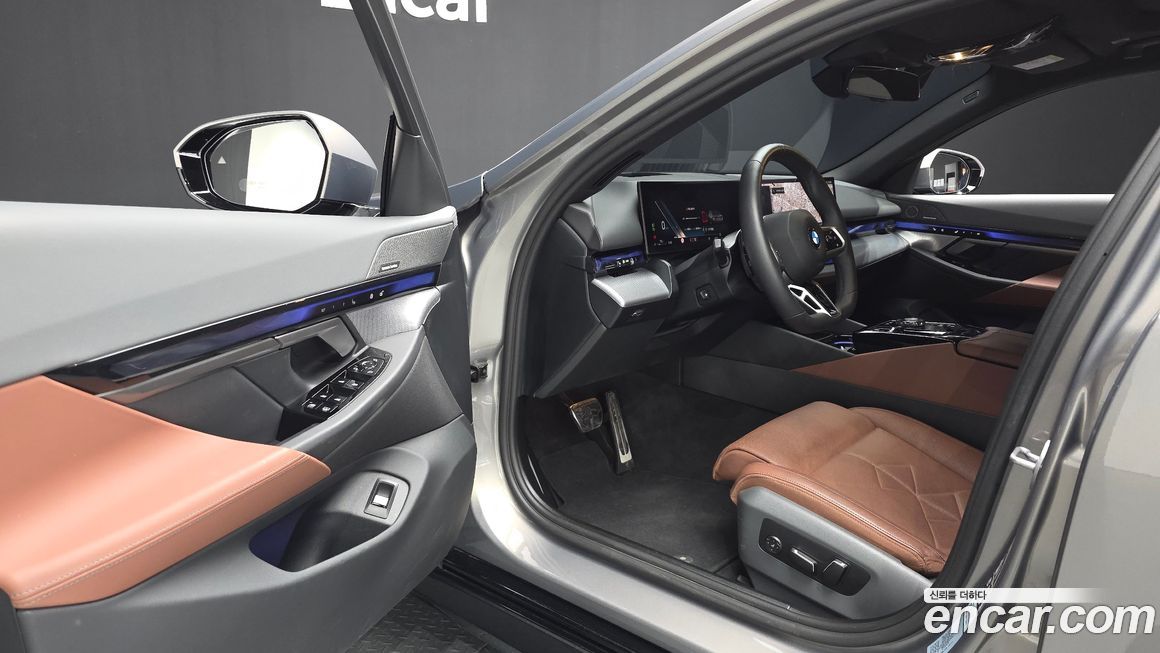 BMW 5-Series 2025