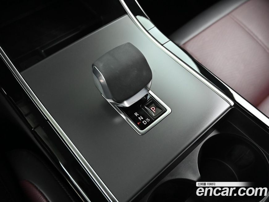 Land Rover Range Rover Velar 2025