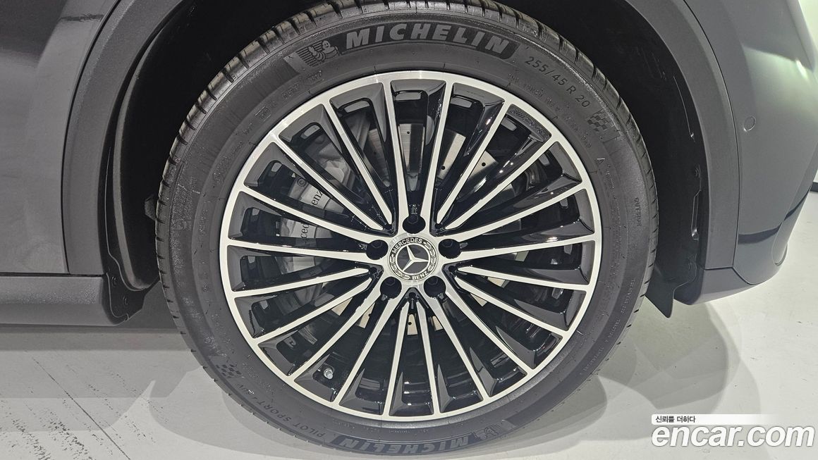 Mercedes-Benz GLC-Class 2026