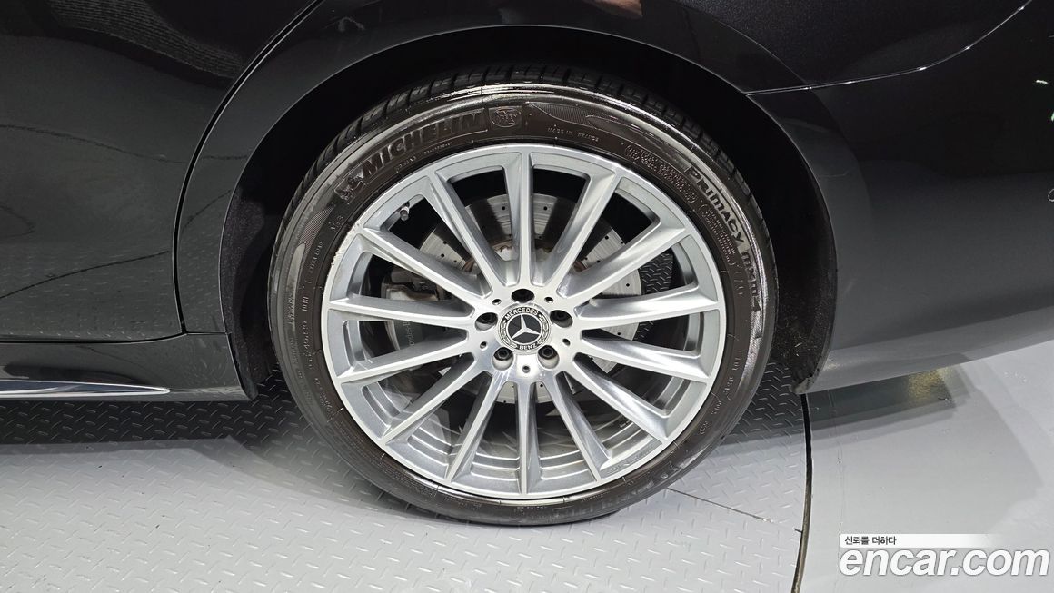 Mercedes-Benz S-Class 2023