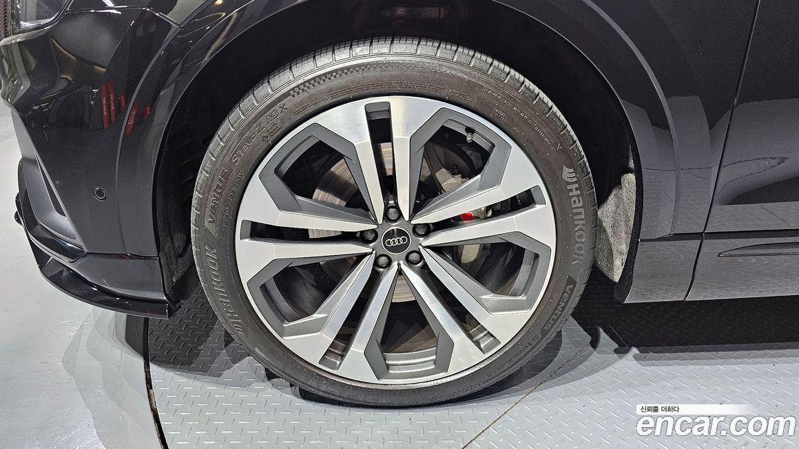 Audi Q8 2023