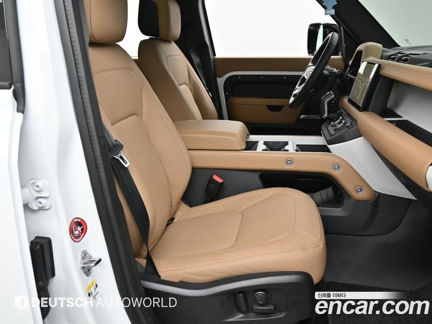 Land Rover Defender 2025