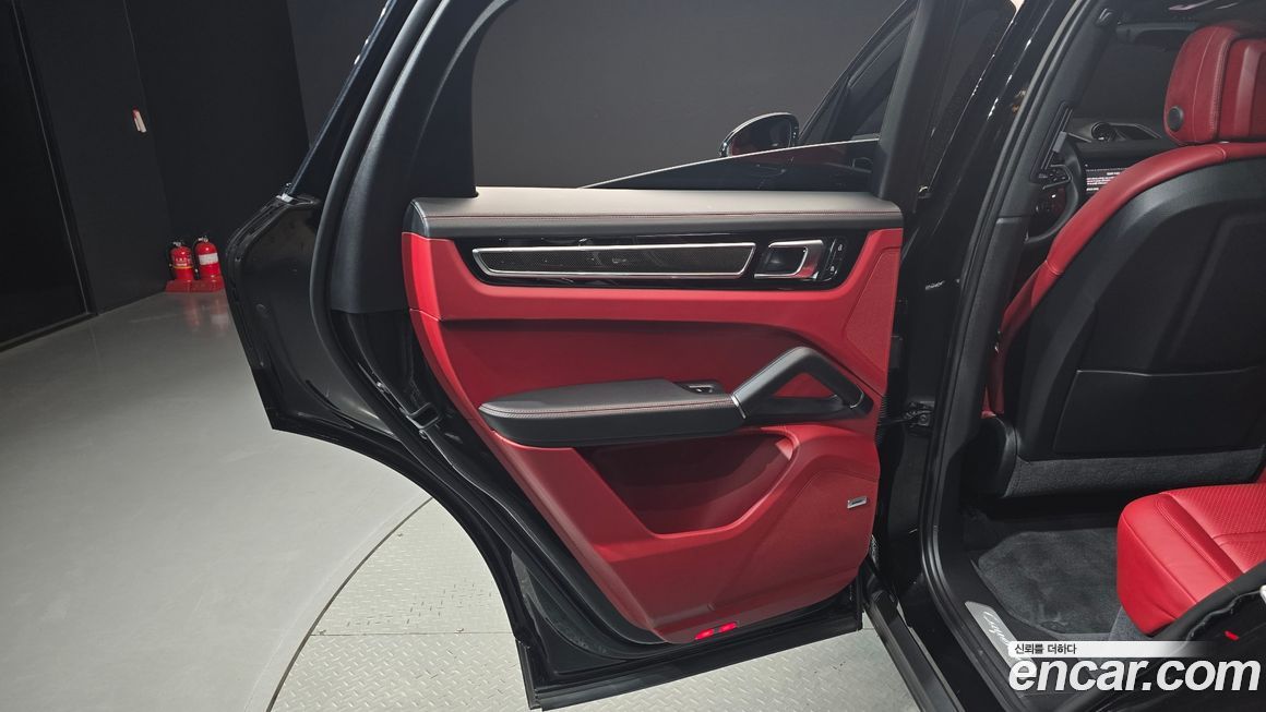 Porsche Cayenne 2023