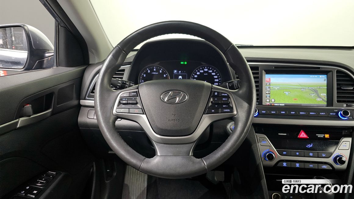 Hyundai AVANTE 2016