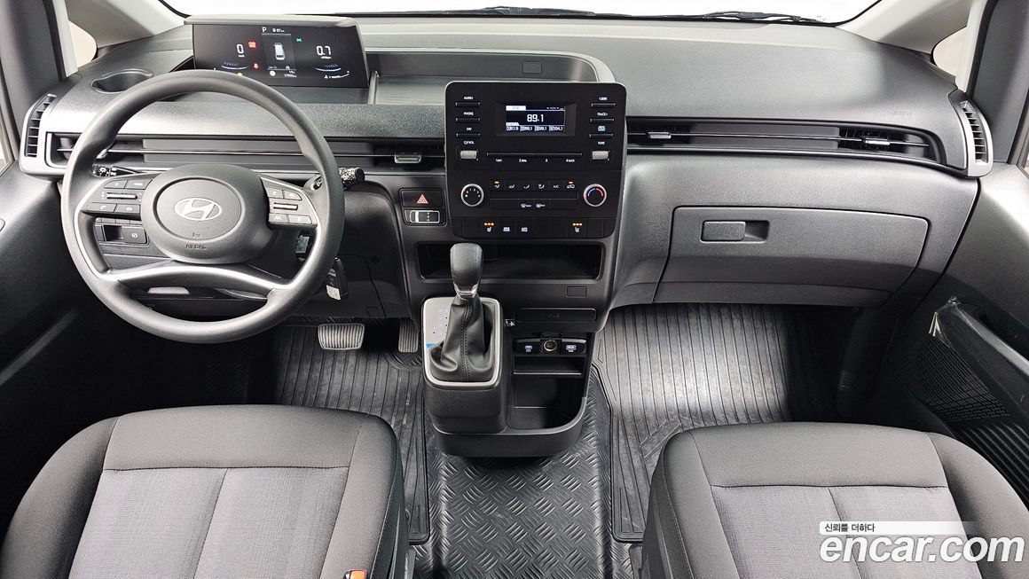 Hyundai Staria 2025