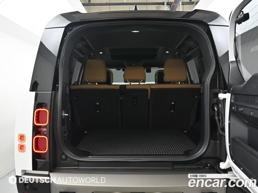 Land Rover Defender 2025