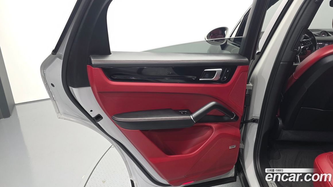 Porsche Cayenne 2022