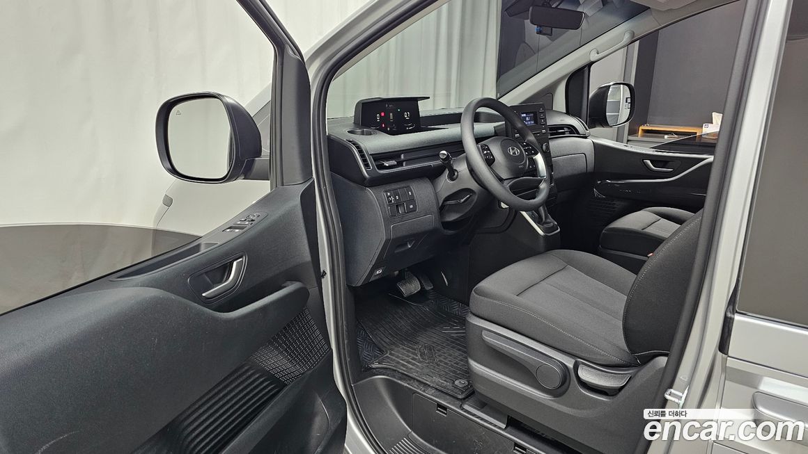Hyundai Staria 2025