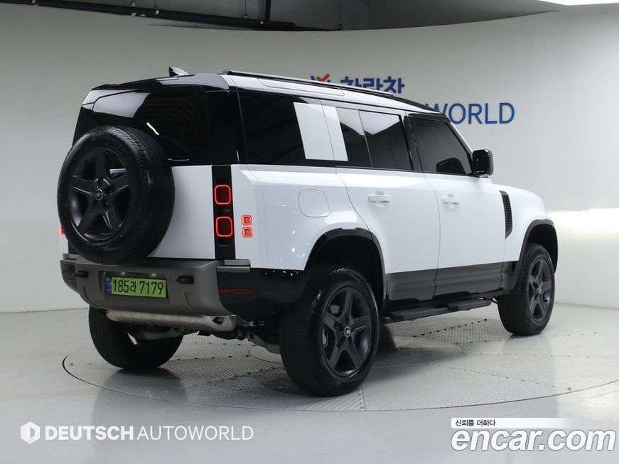 Land Rover Defender 2025