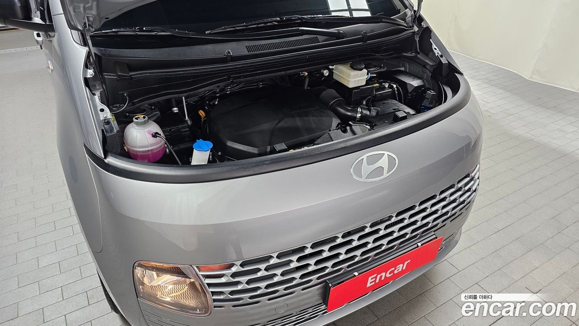 Hyundai Staria 2025