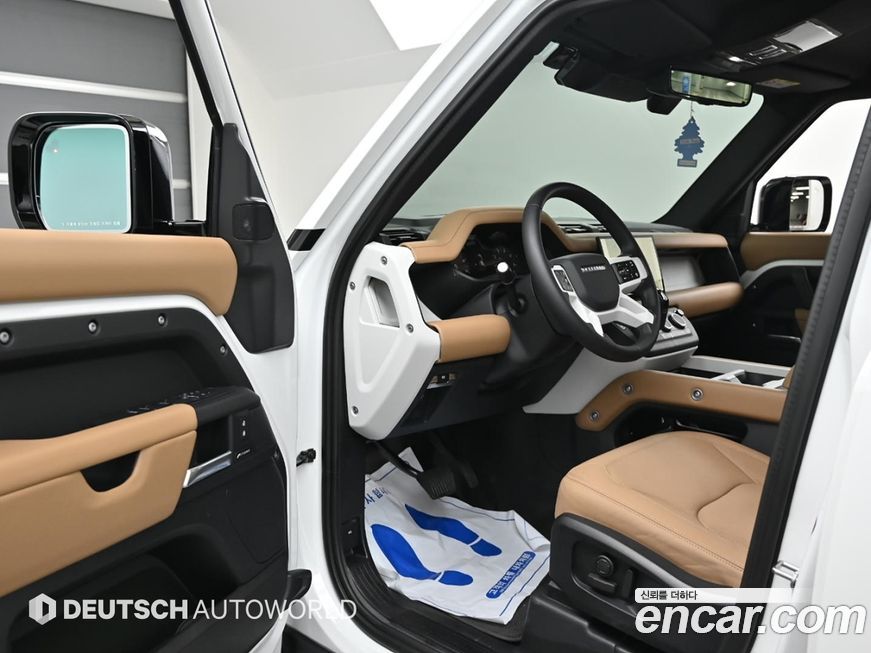 Land Rover Defender 2025