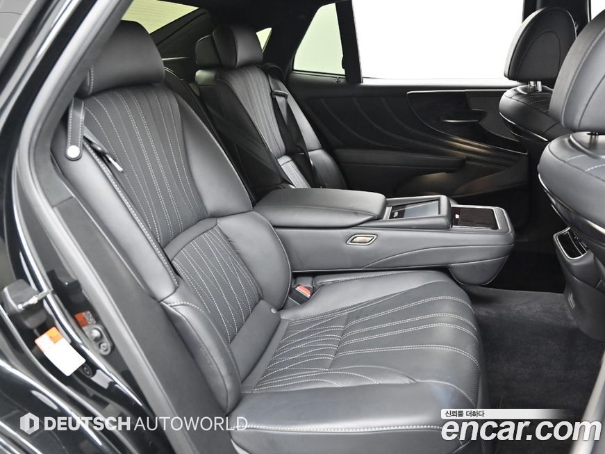Lexus LS 2022