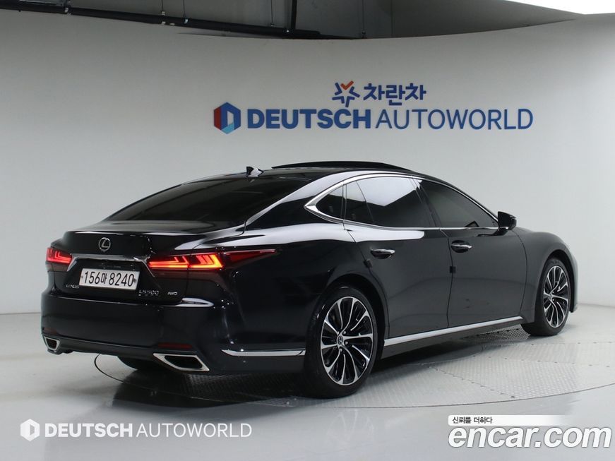 Lexus LS 2022