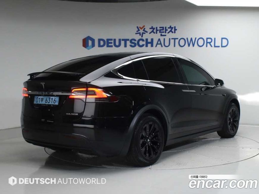 Tesla Model X 2020